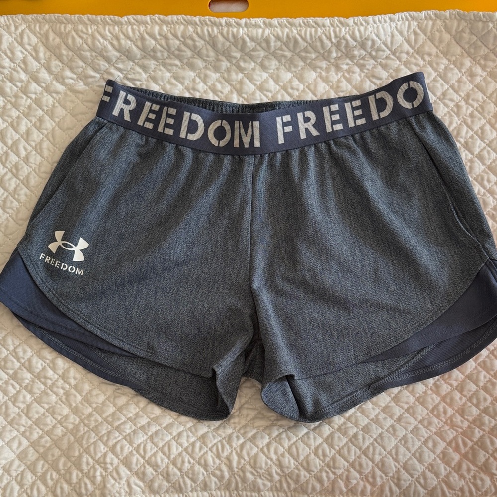 Women's Under Armour Like New Blue Shorts